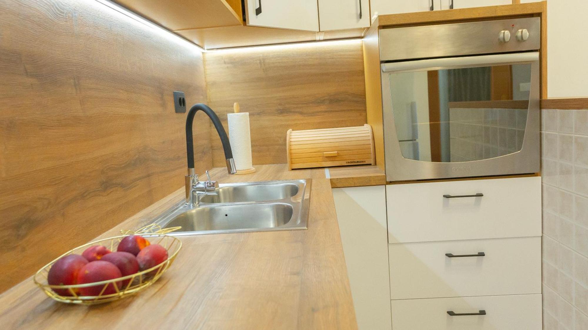 New Delux Green Garden Apartment With Hotube **** Split Exterior photo